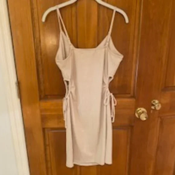 Willow & Root side cut-out bodycon mini dress NWOT - Picture 4 of 4
